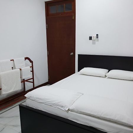 Ice Berg Apartment Dehiwala-Mount Lavinia ภายนอก รูปภาพ