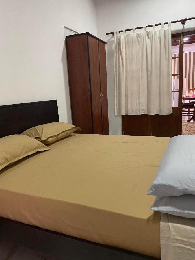 Ice Berg Apartment Dehiwala-Mount Lavinia ภายนอก รูปภาพ