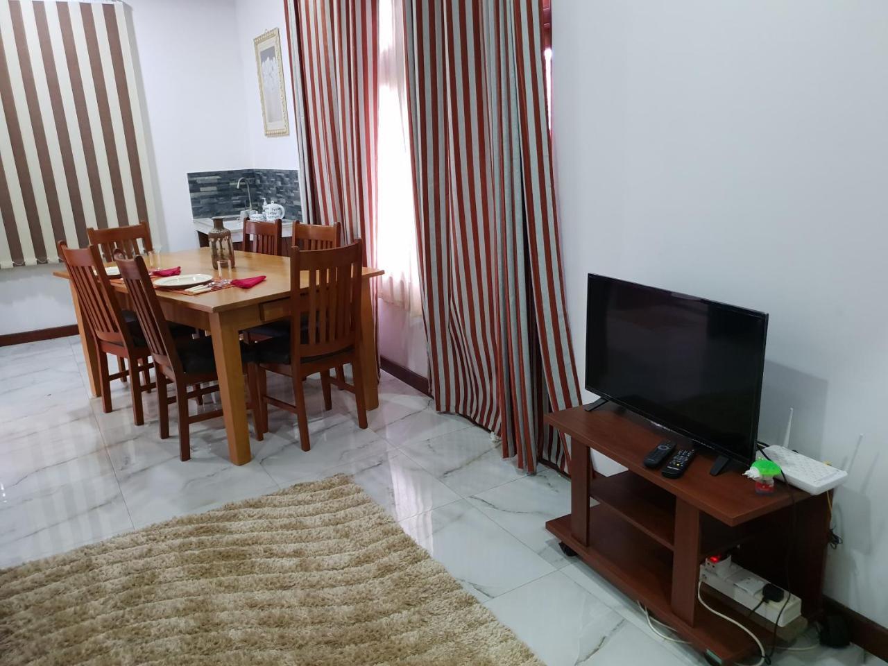 Ice Berg Apartment Dehiwala-Mount Lavinia ภายนอก รูปภาพ