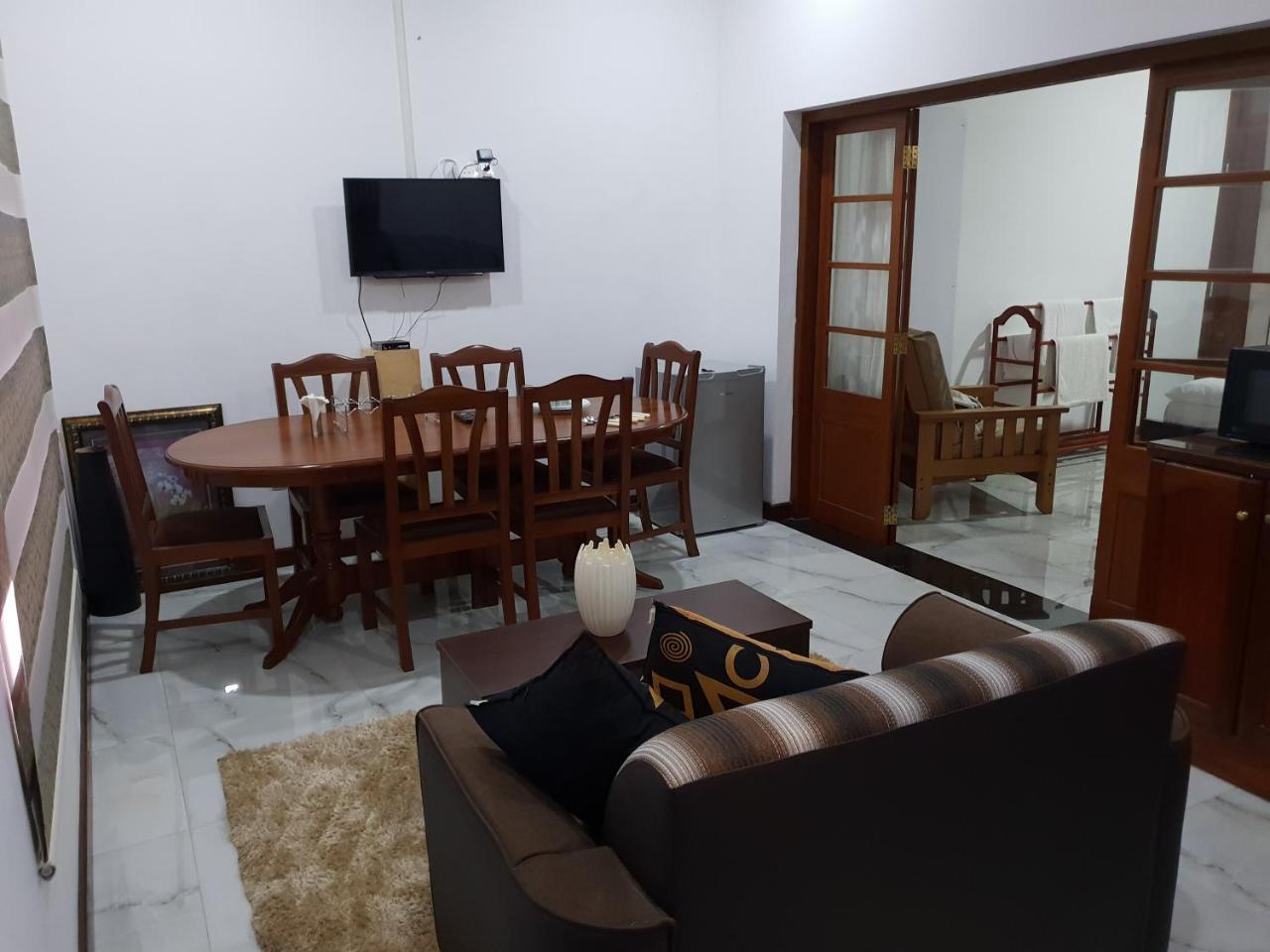 Ice Berg Apartment Dehiwala-Mount Lavinia ภายนอก รูปภาพ