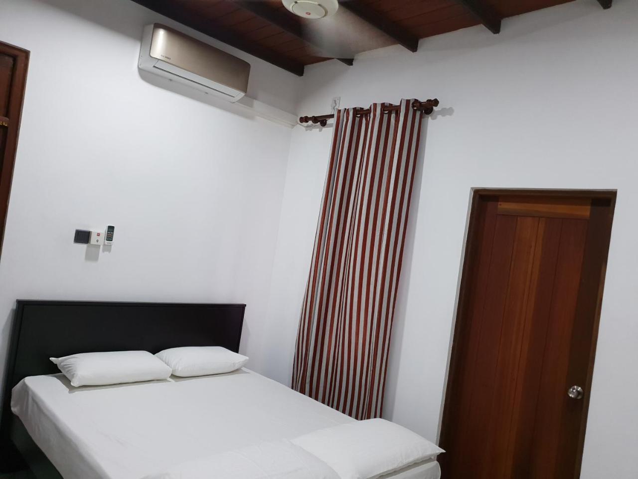 Ice Berg Apartment Dehiwala-Mount Lavinia ภายนอก รูปภาพ