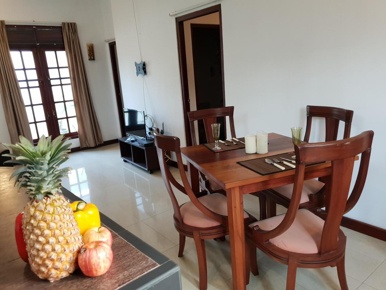 Ice Berg Apartment Dehiwala-Mount Lavinia ภายนอก รูปภาพ