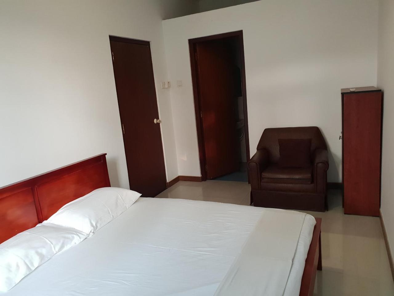 Ice Berg Apartment Dehiwala-Mount Lavinia ภายนอก รูปภาพ