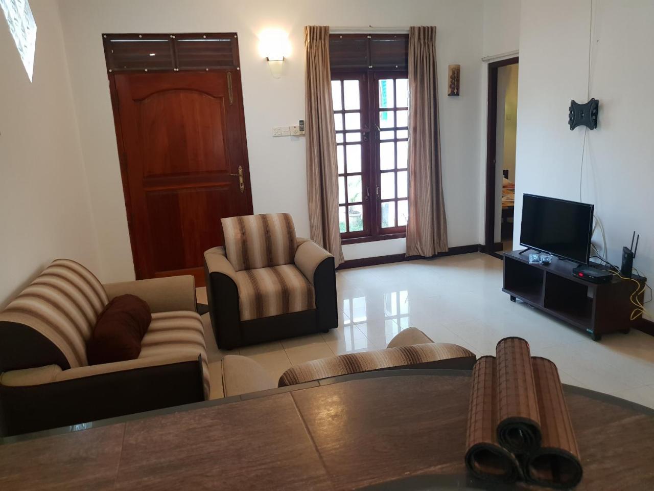 Ice Berg Apartment Dehiwala-Mount Lavinia ภายนอก รูปภาพ